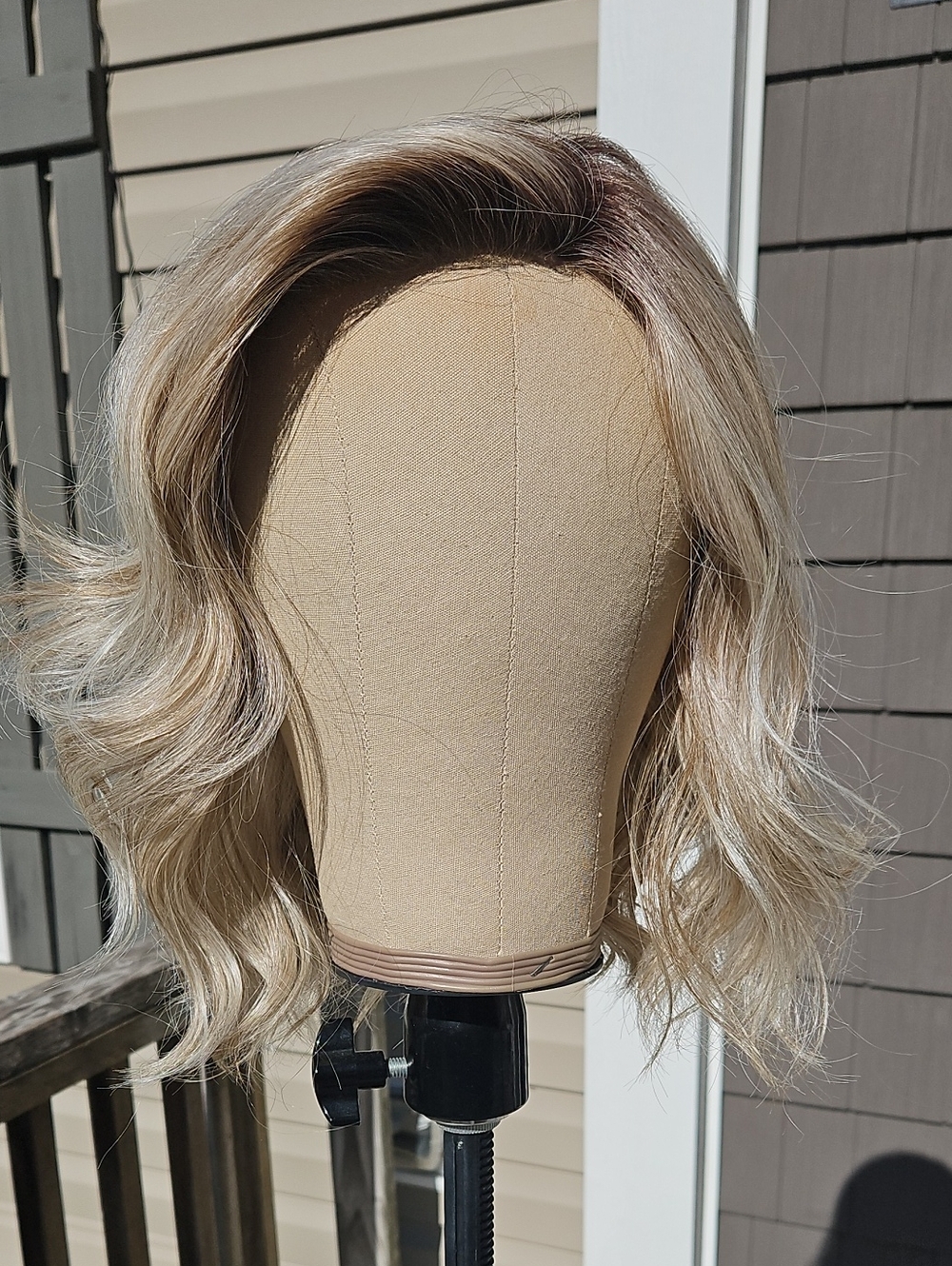 Blonde Wavy Hf Synthetic Wig - Natural Rooted Blonde